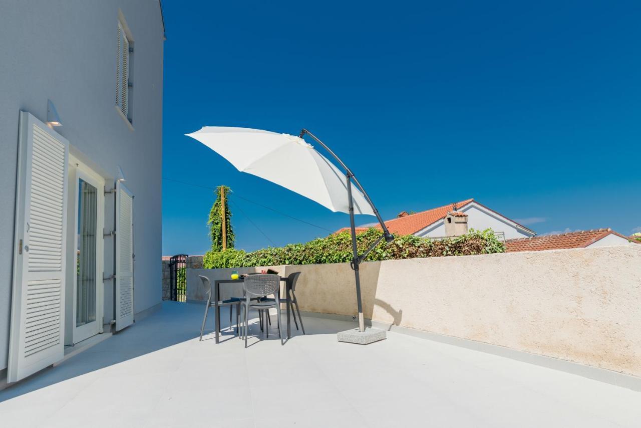 מאלי לוסיניי Cikat Bay Residence מראה חיצוני תמונה
